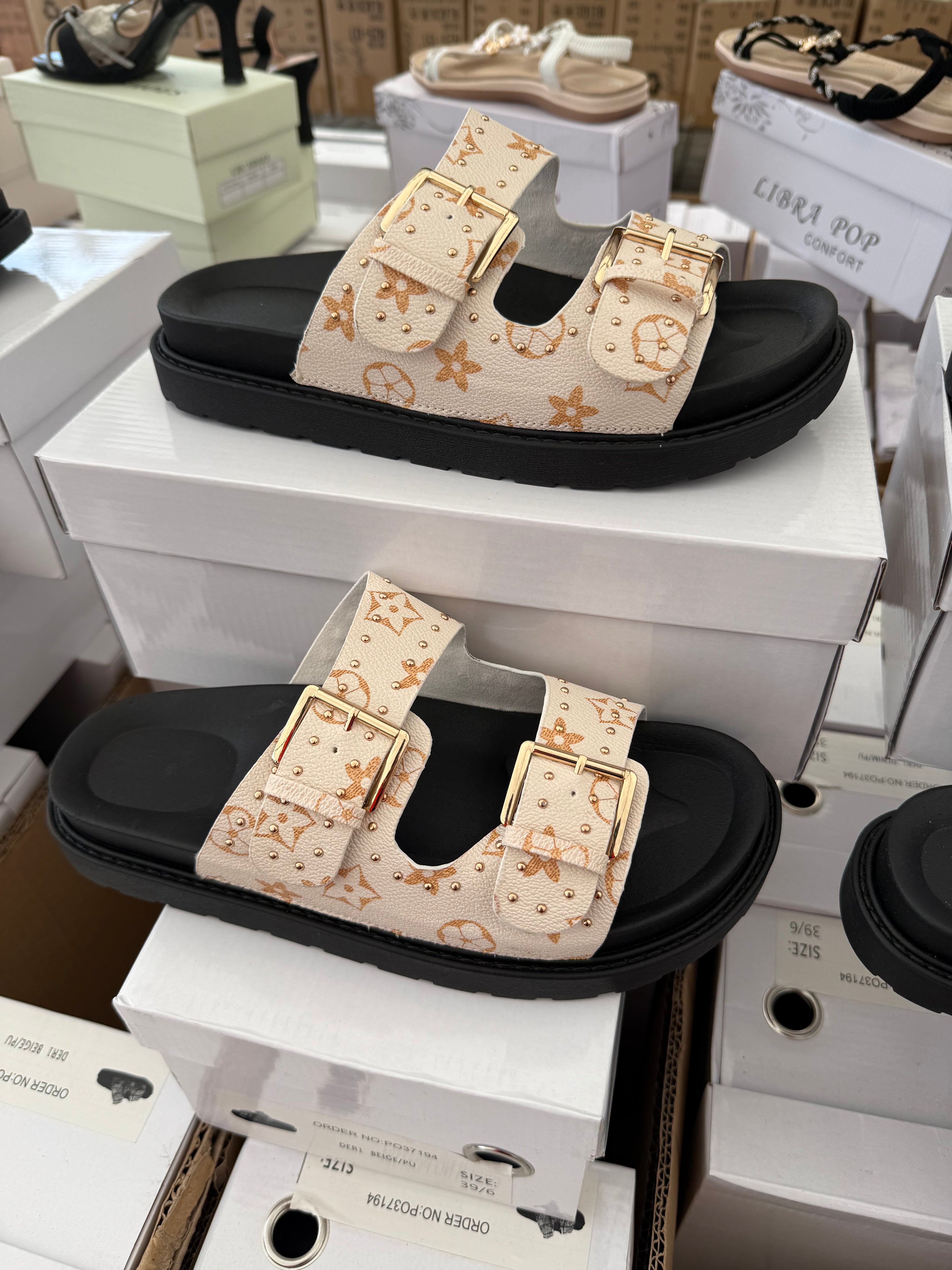 Buckle Slider 1 - Beige
