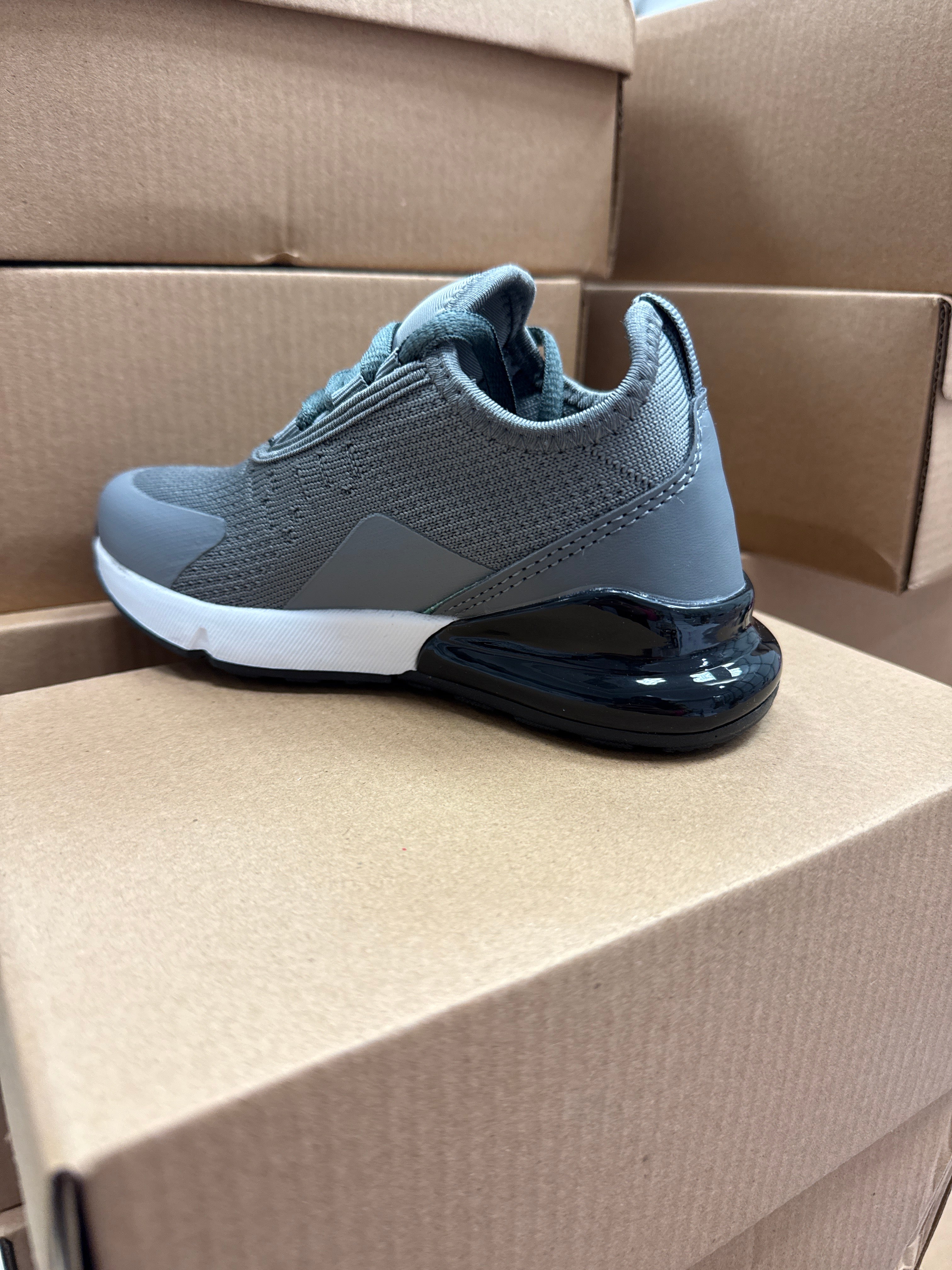 Kids Trainers 7 - Grey