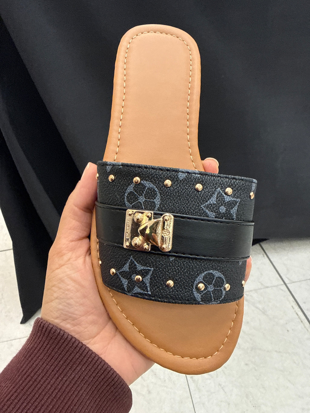 Belt sandals