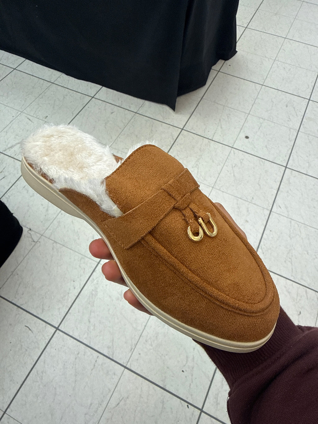 Slipper shoes with gold detail