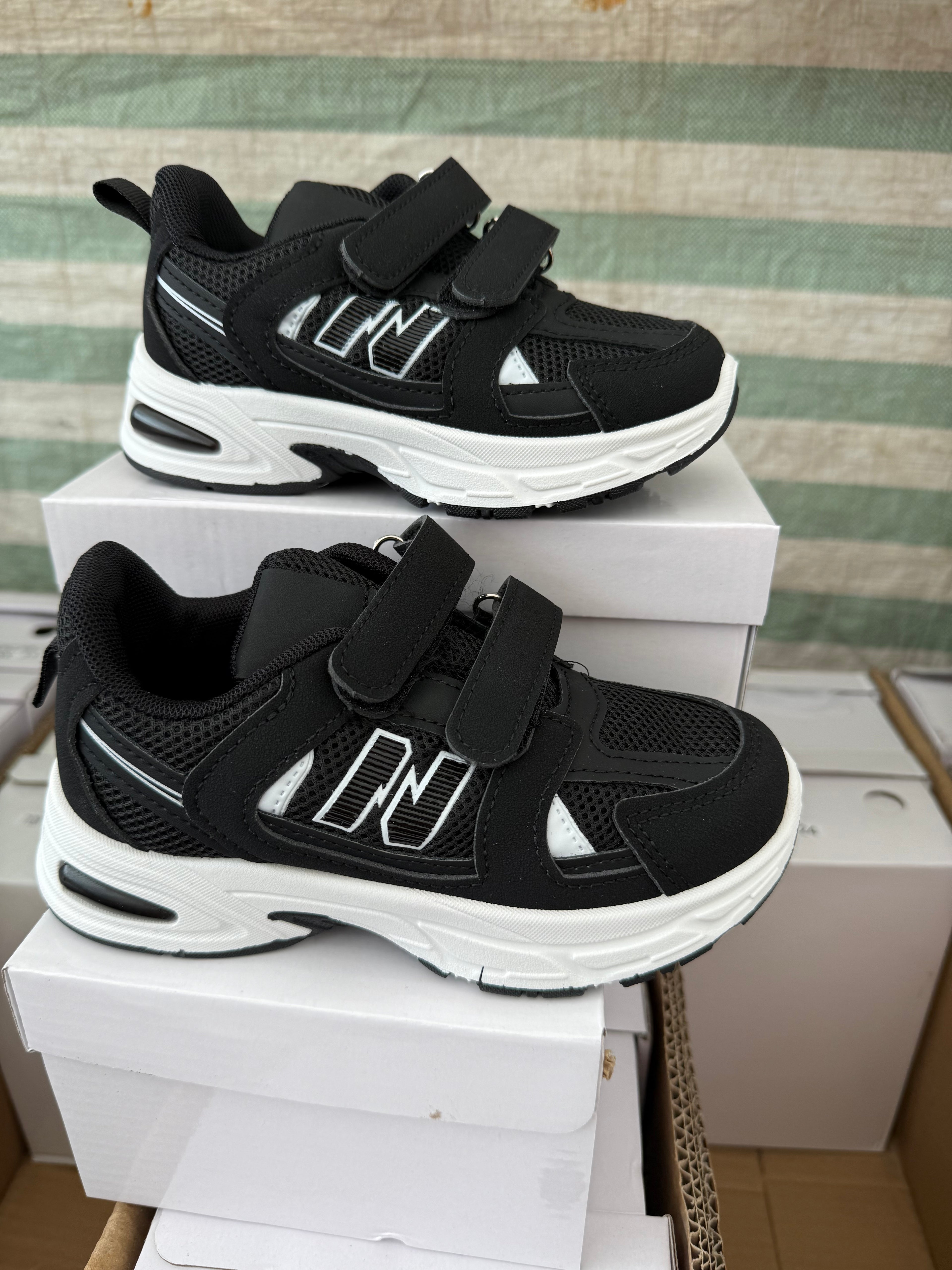 Kids trainers 11 - Black