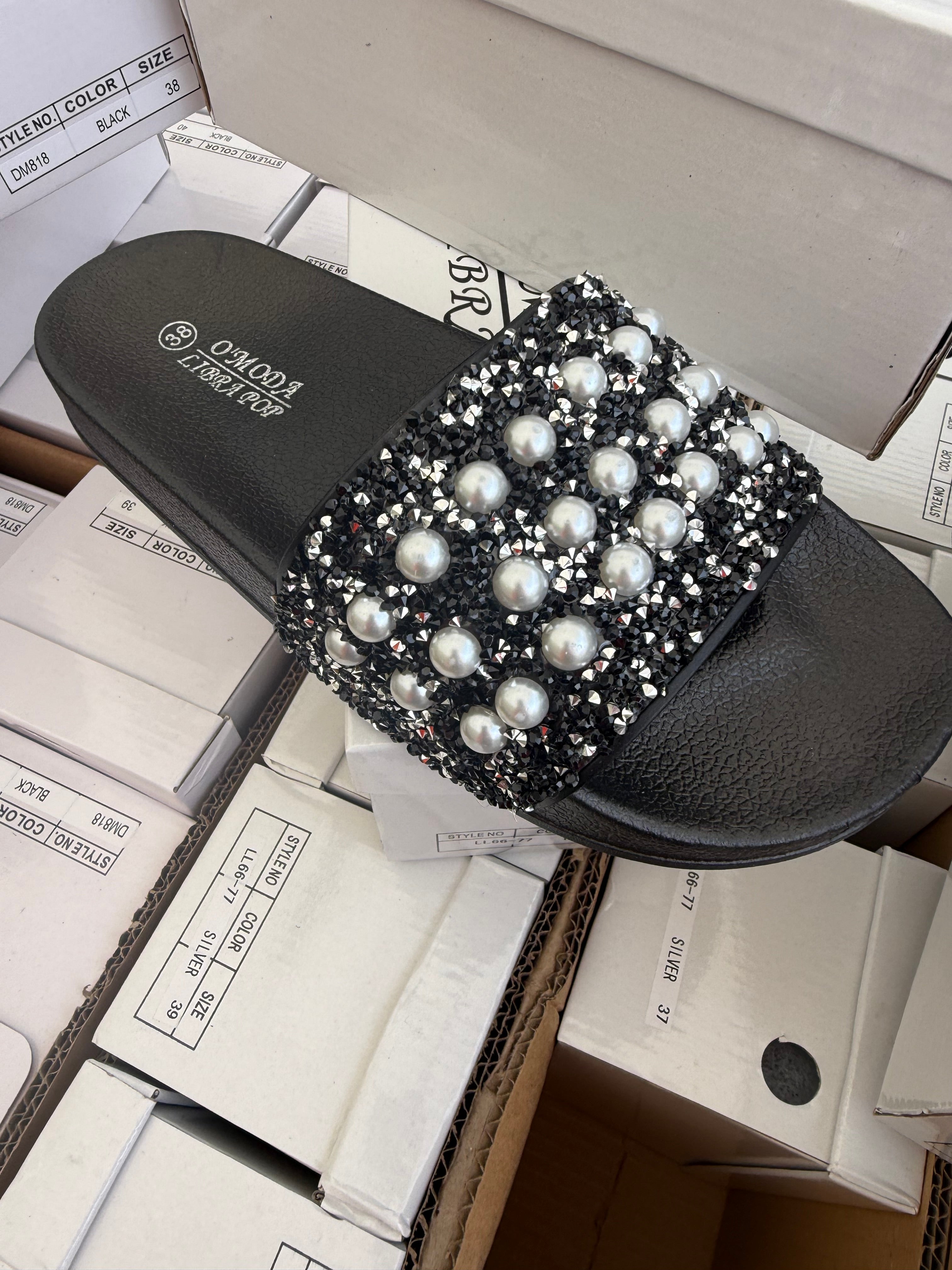 Diamante / Pearl Sliders 4 - Black