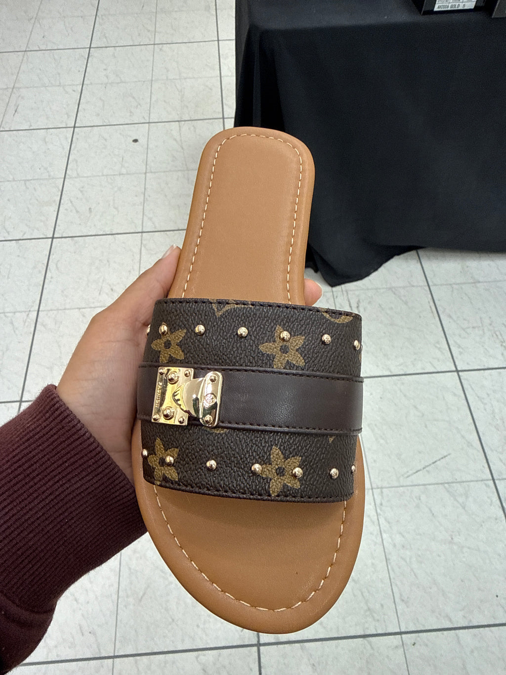 Belt sandals