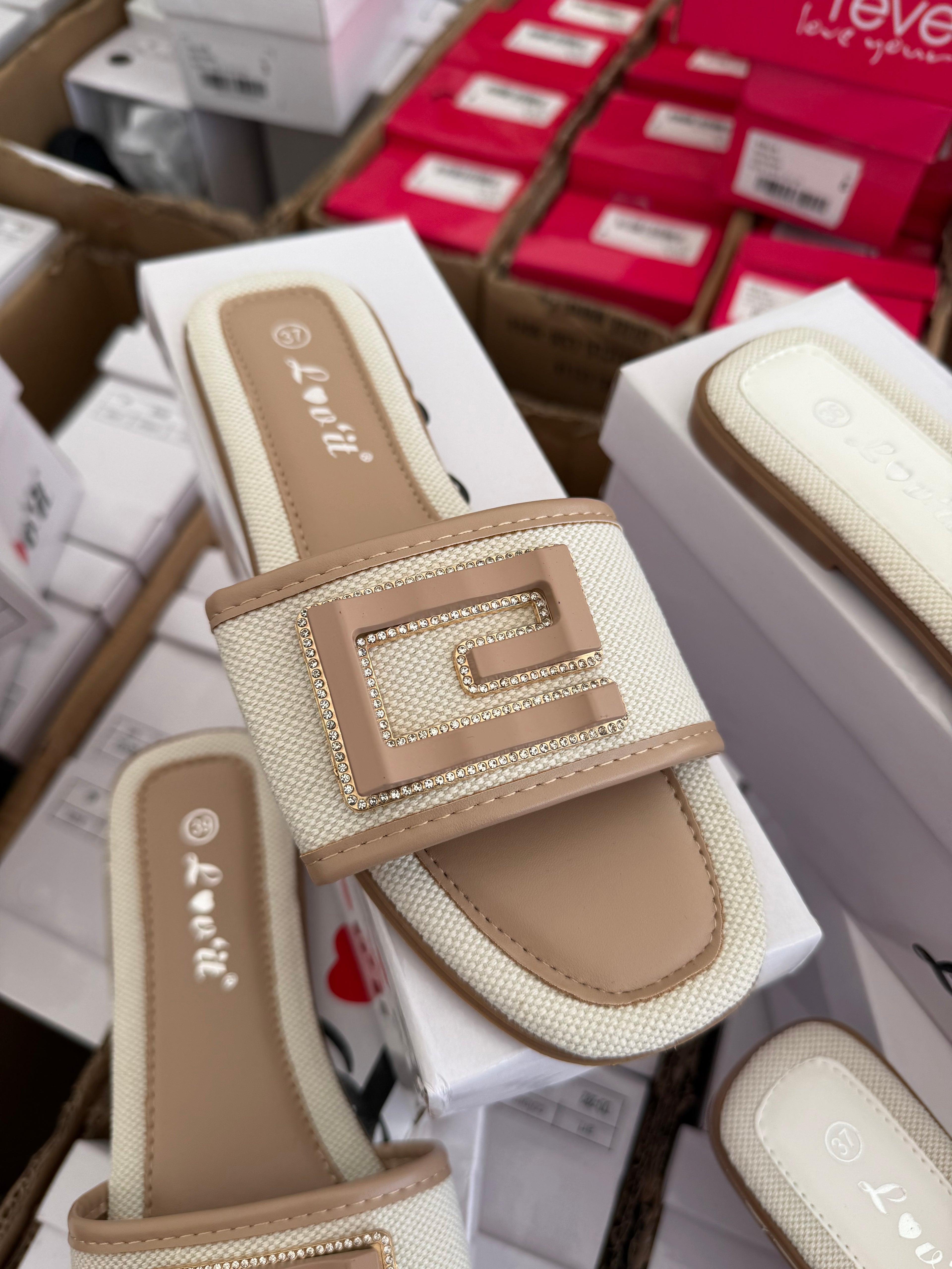 Women sliders 1