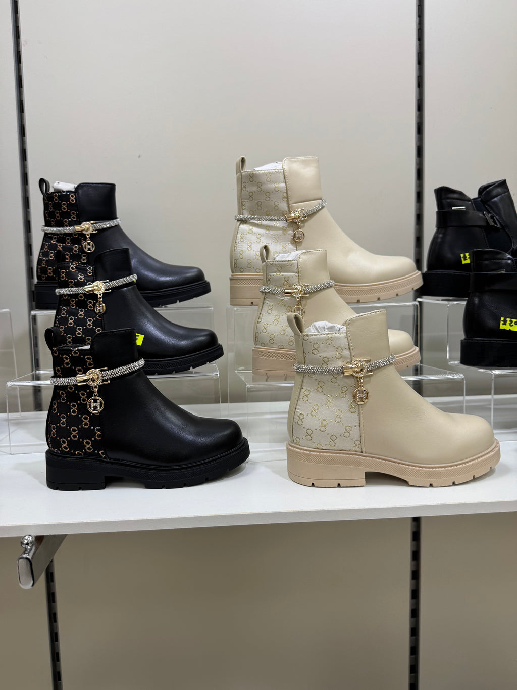 Stylish H girls boots