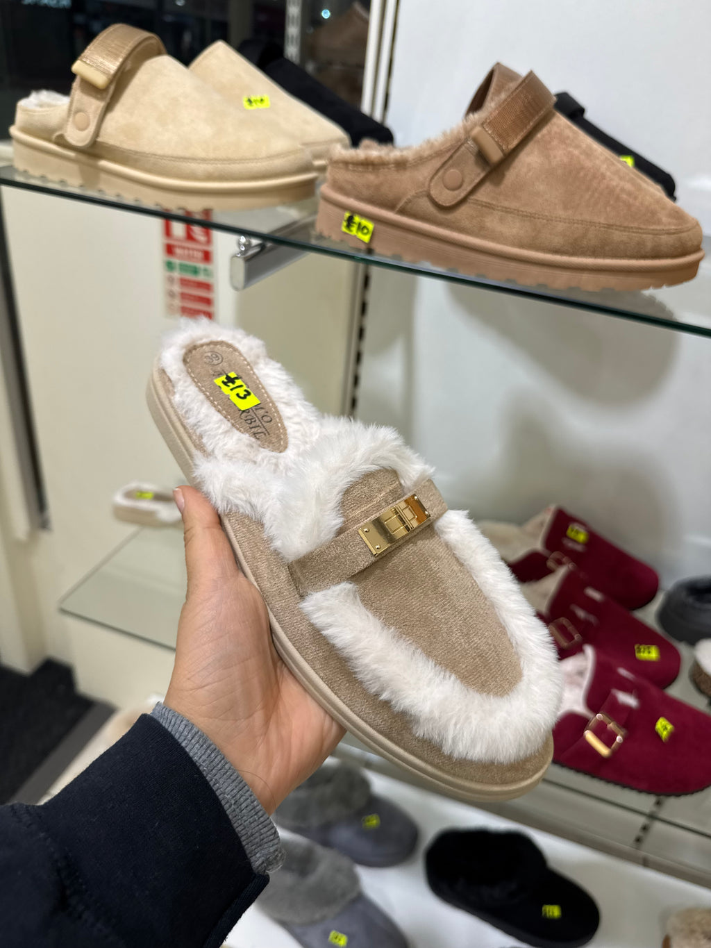 Ladies fluffy slippers