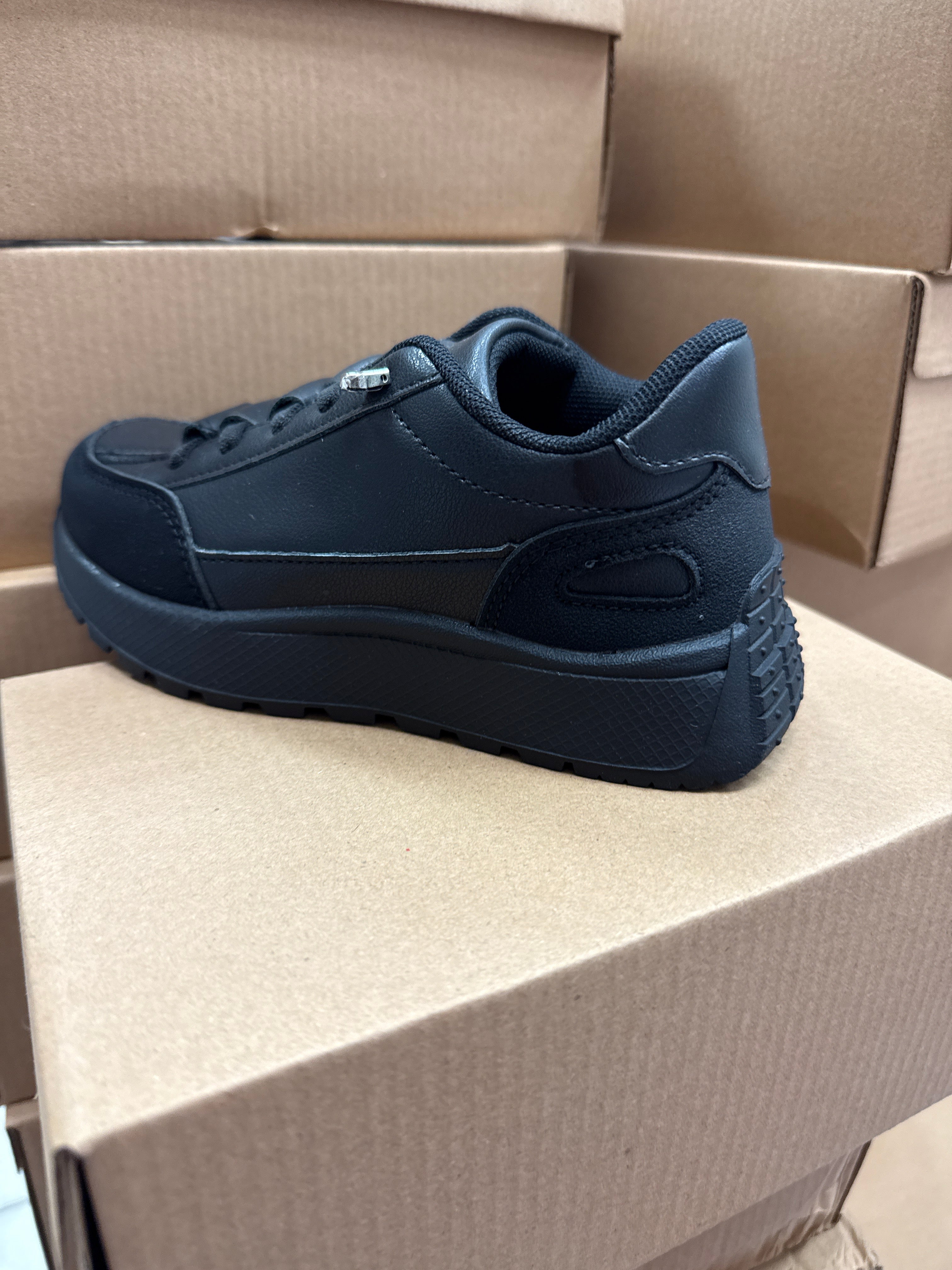 Kids Trainers 6 - Black