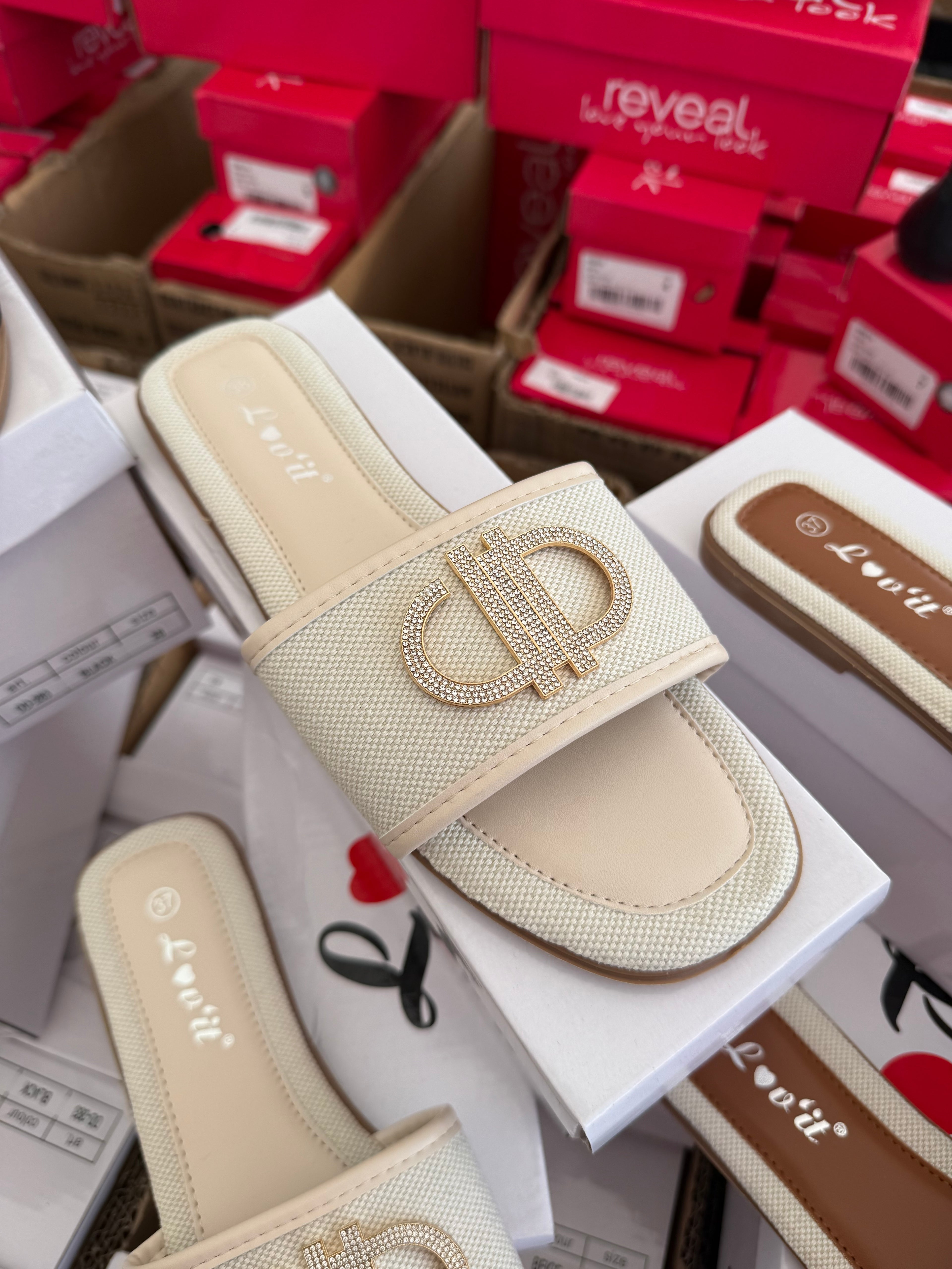 Women Sliders 4
