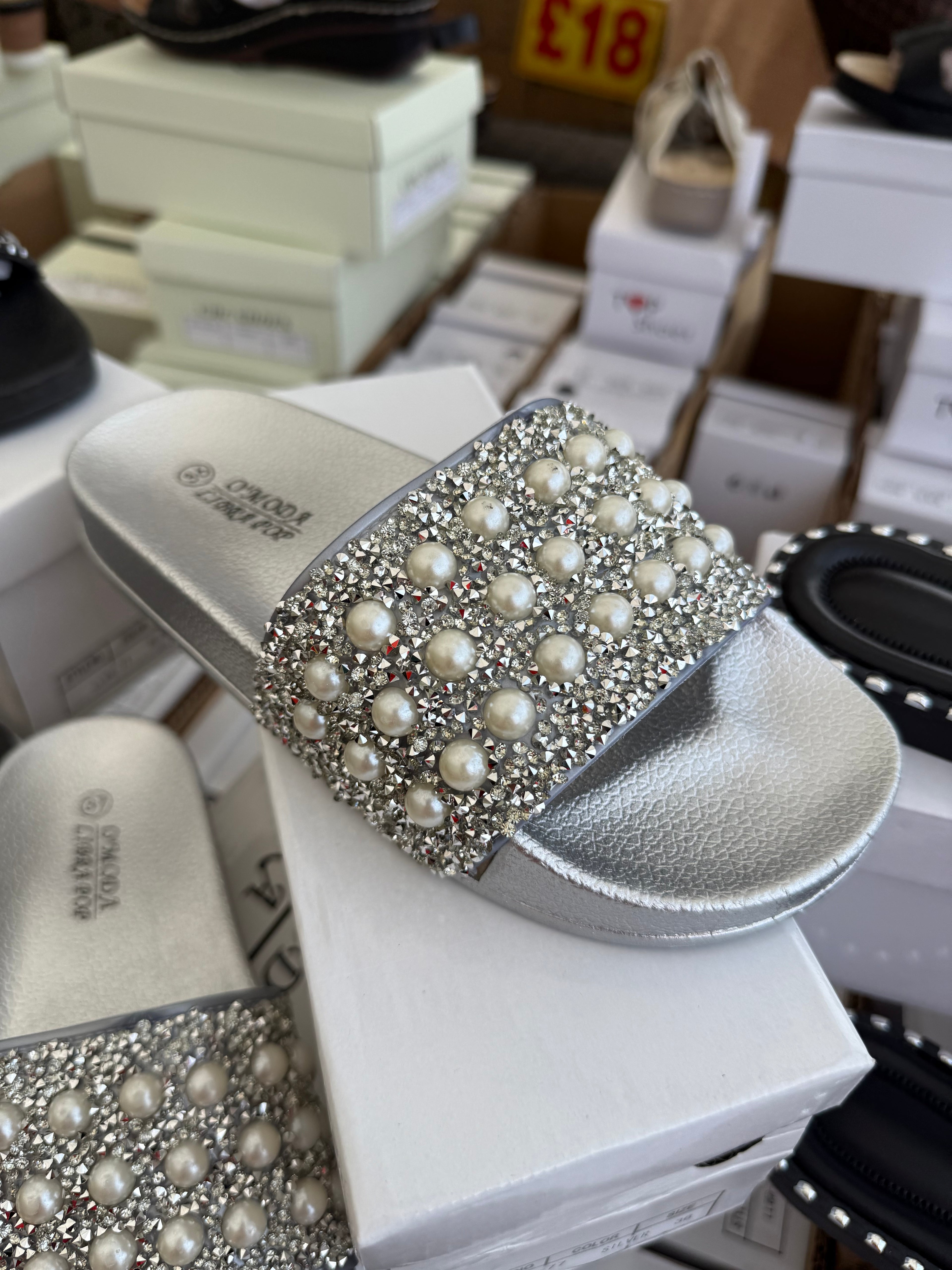 Diamante / Pearl Sliders 4 - Silver