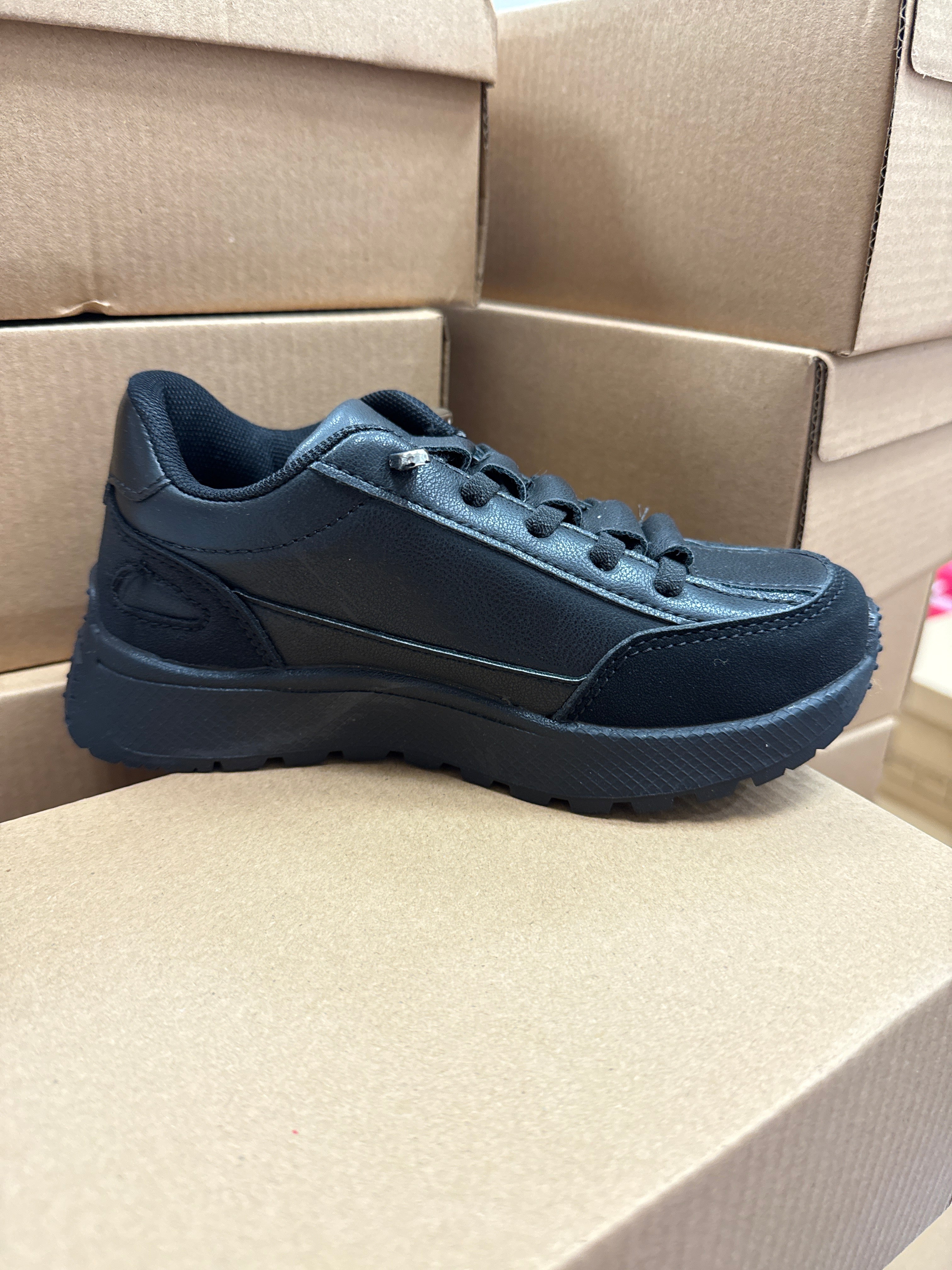 Kids Trainers 6 - Black