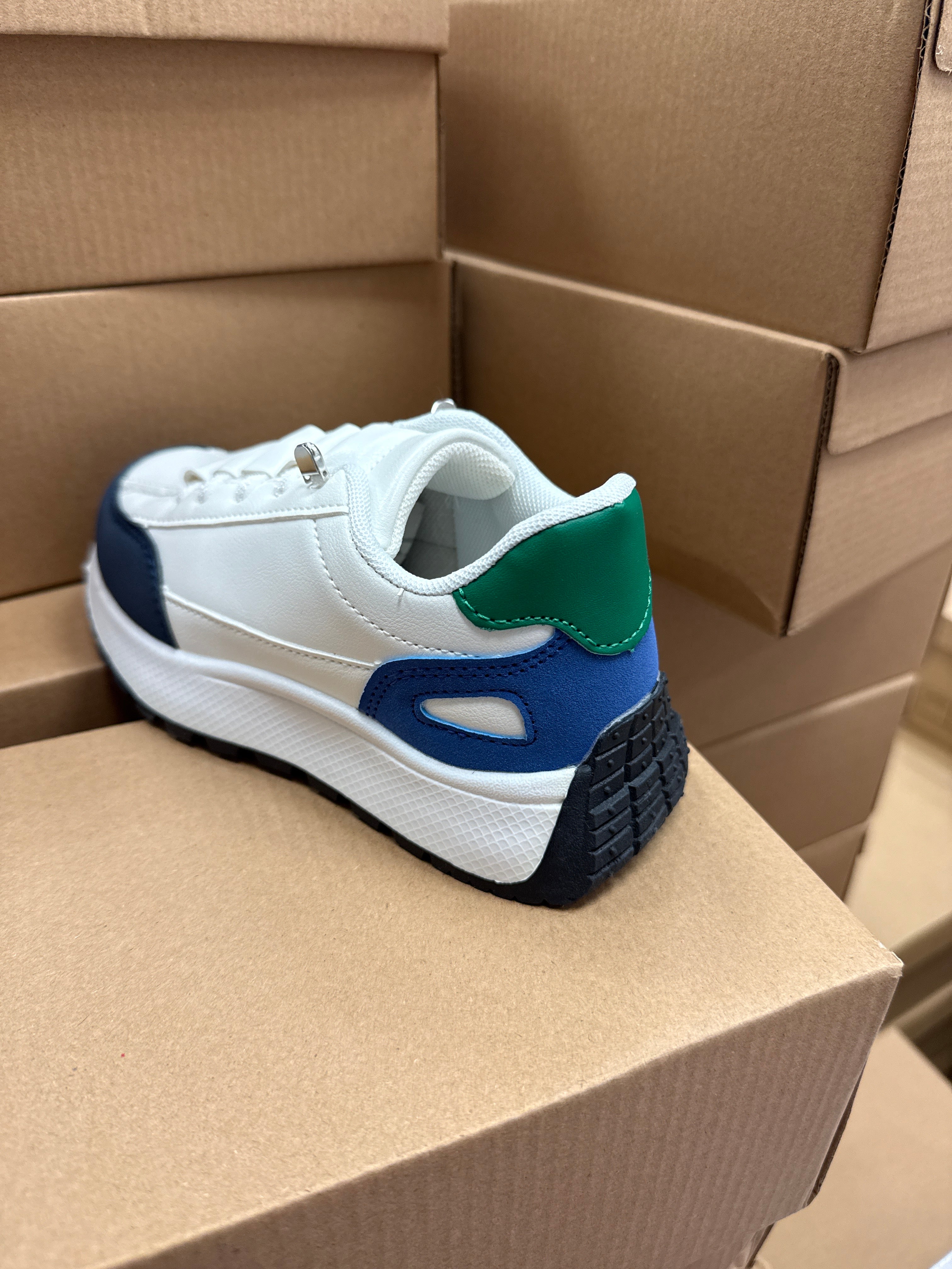 Kids Trainers 6 - White Navy