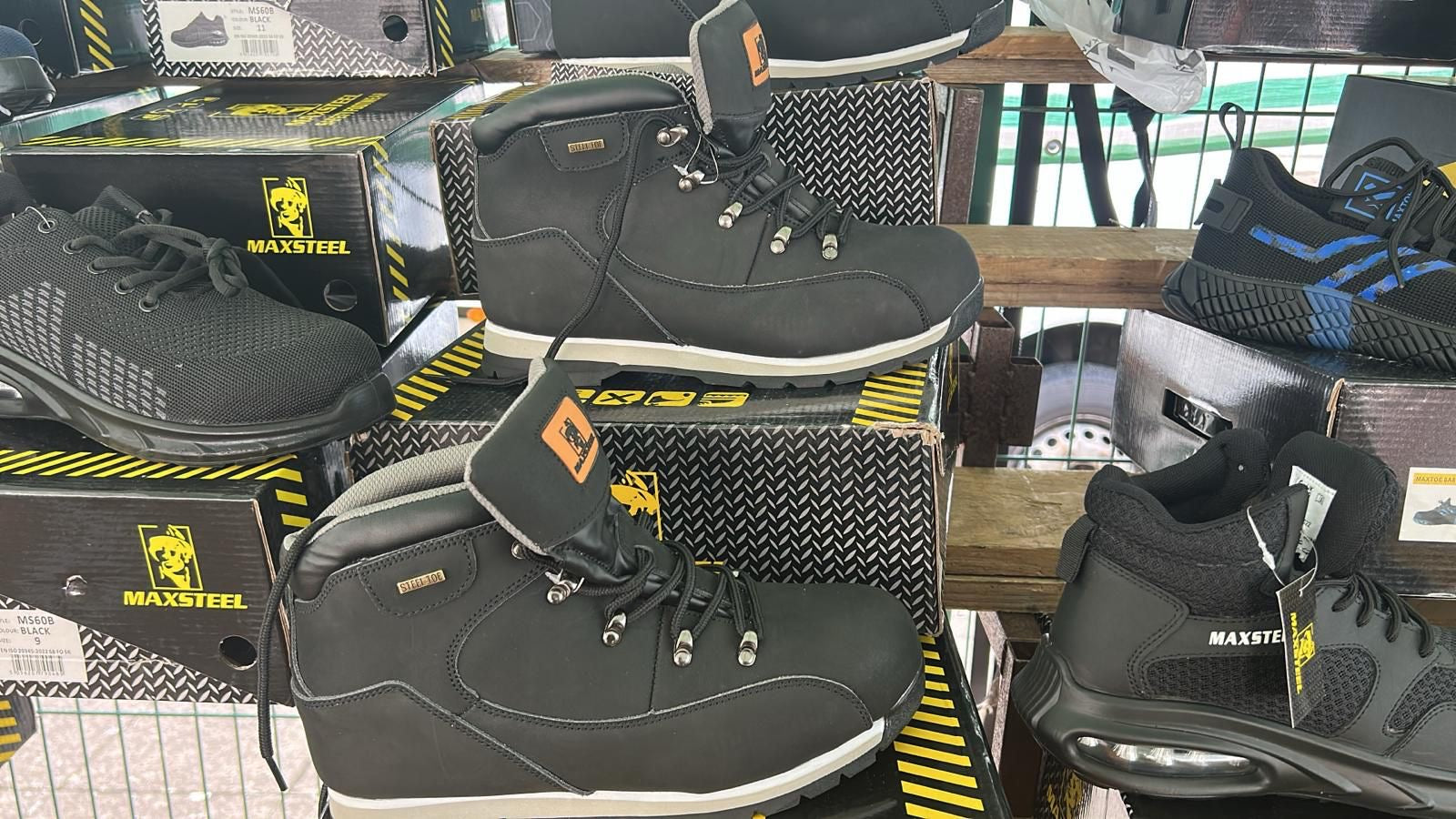 Maxsteel Lightweight Safety Boots With Steel Toecap MS35B Black