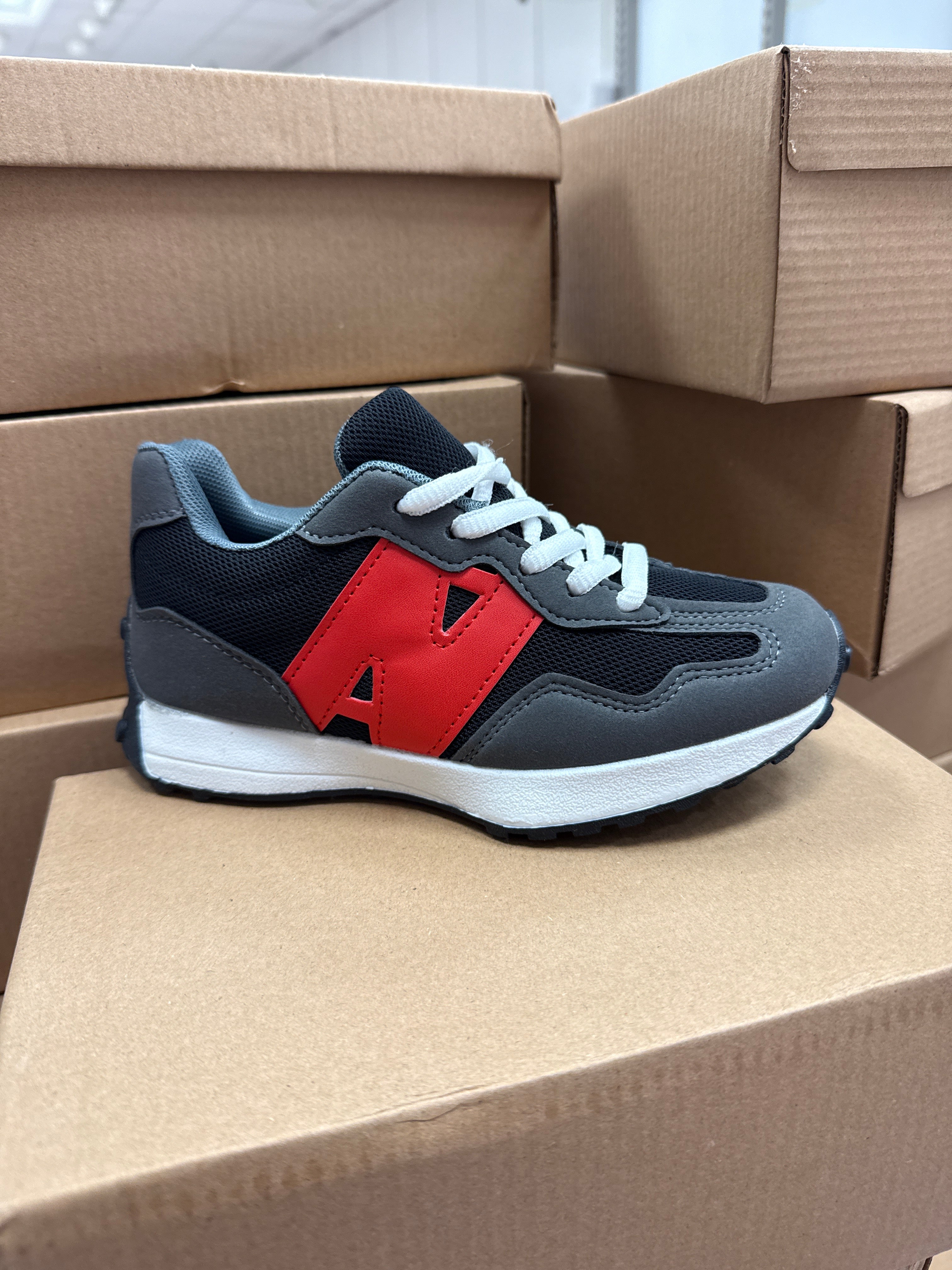 Kids Trainers 10 - Grey Black Red