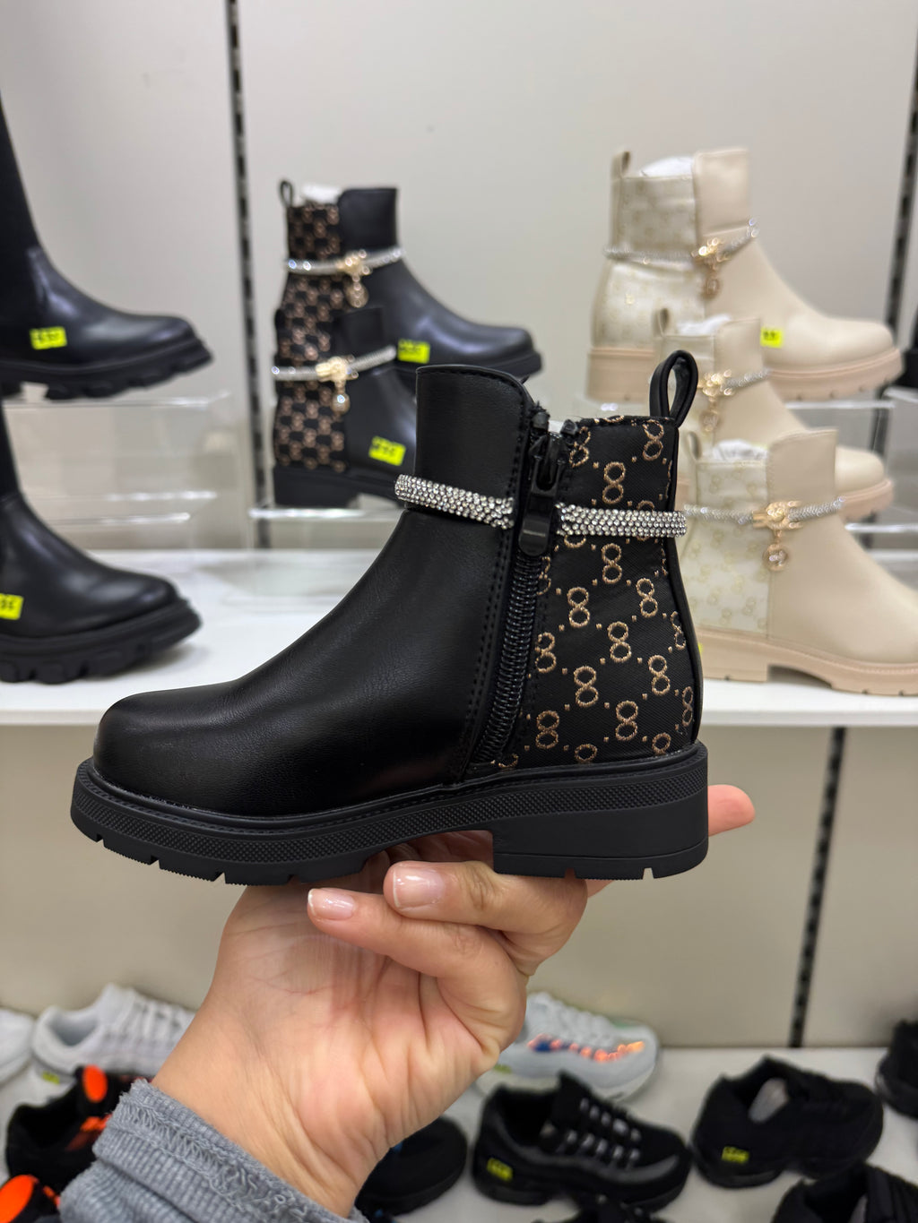 Stylish H girls boots