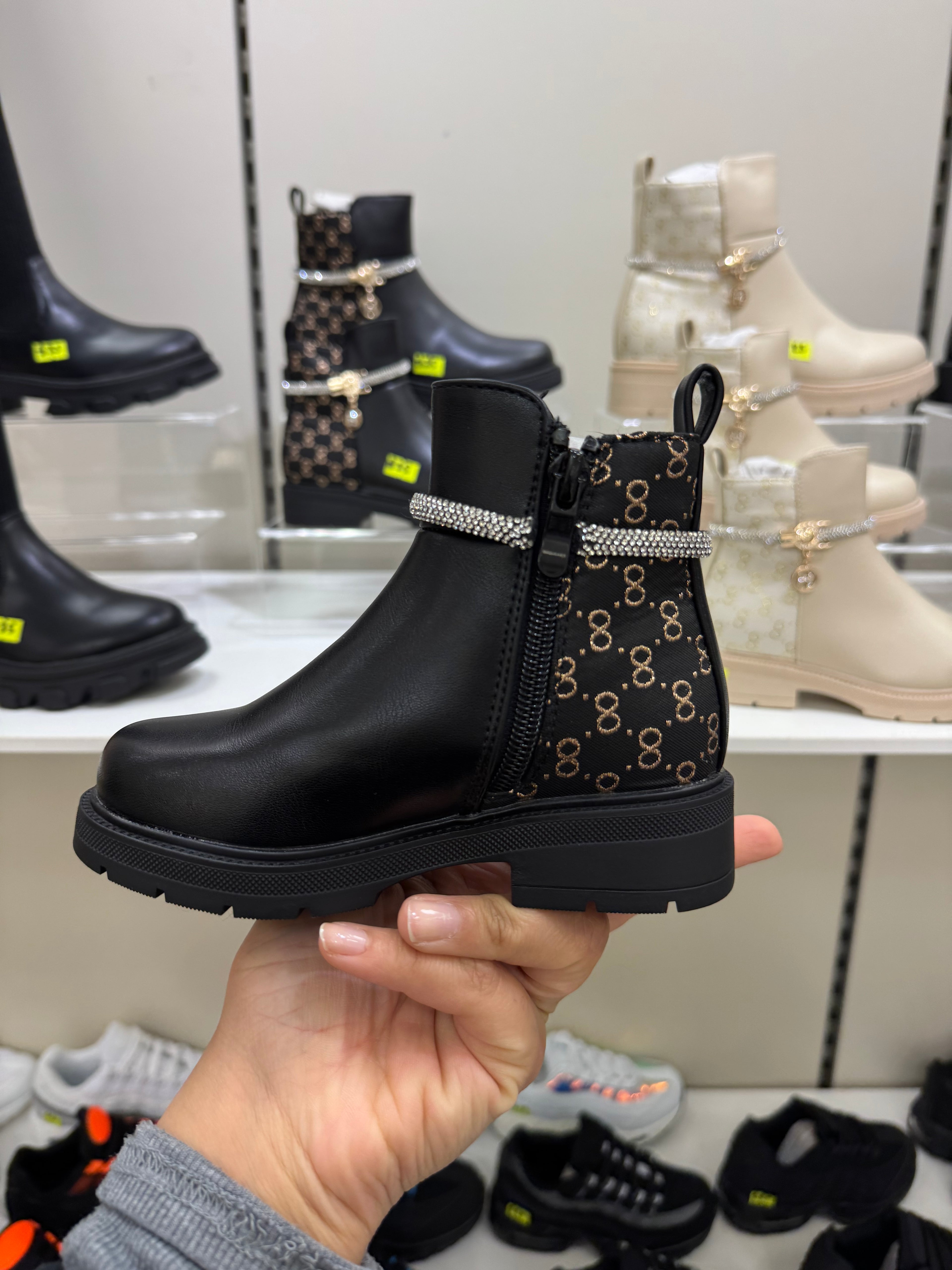 Stylish H girls boots