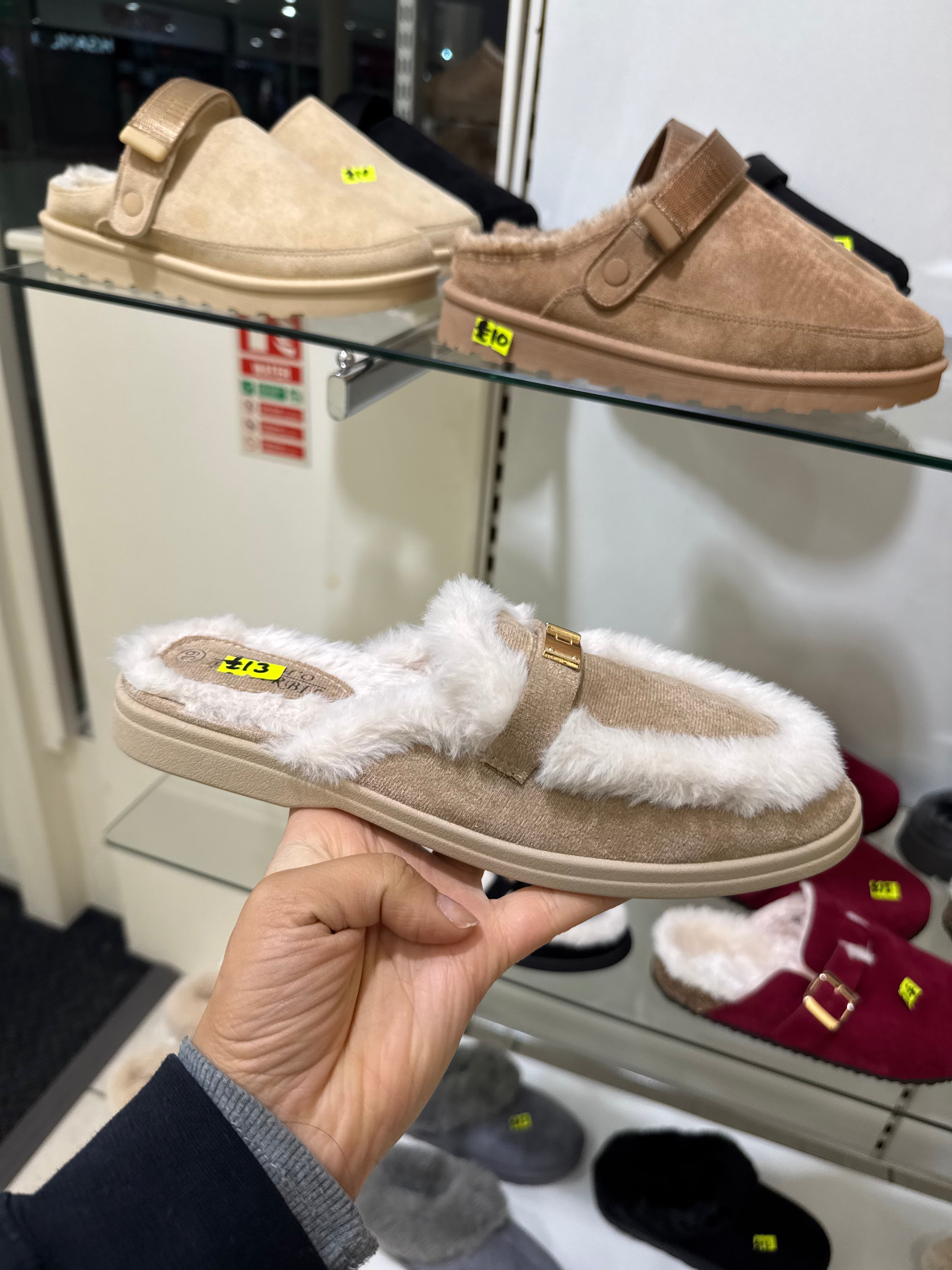 Ladies fluffy slippers