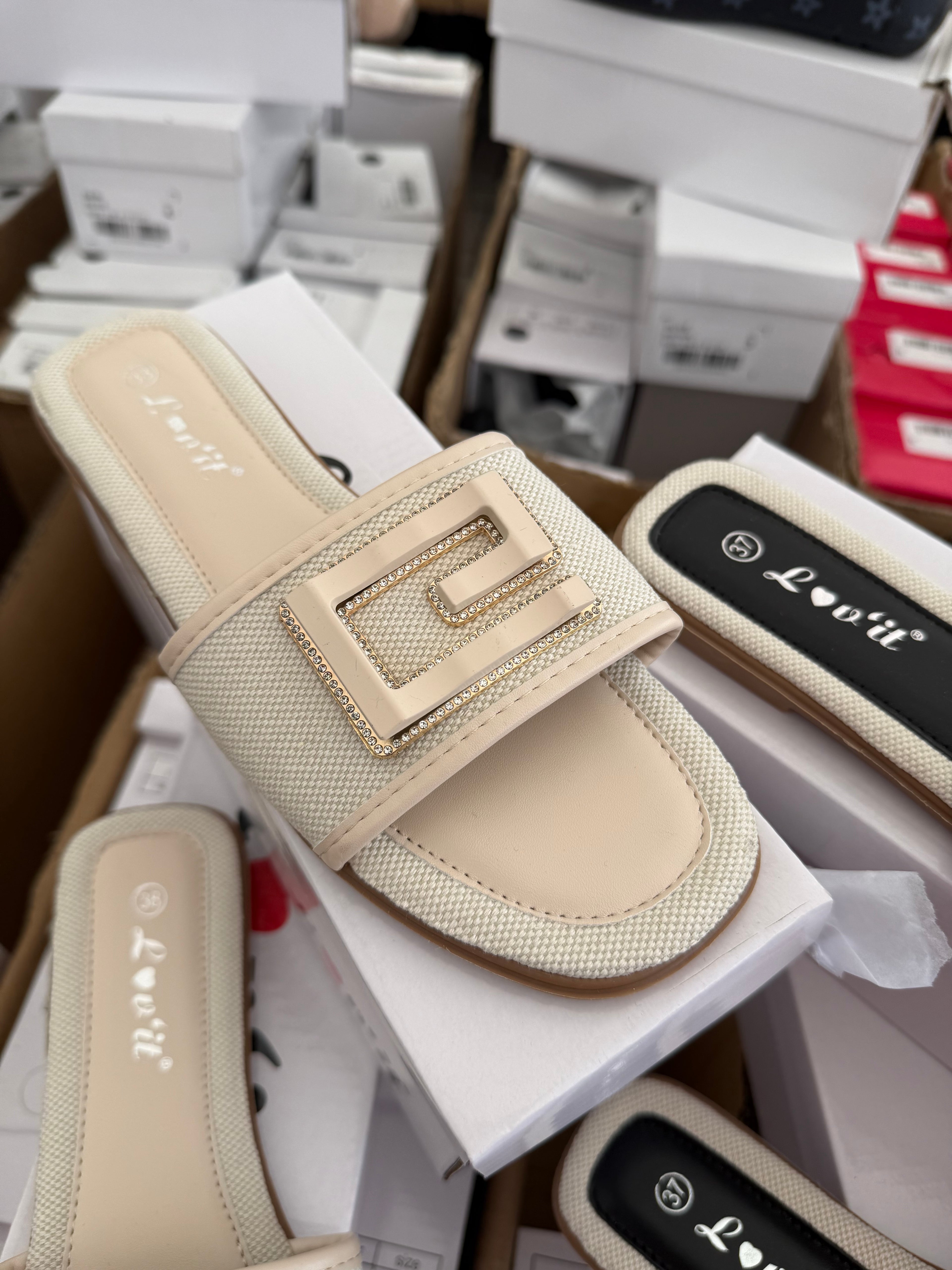 Women sliders 1