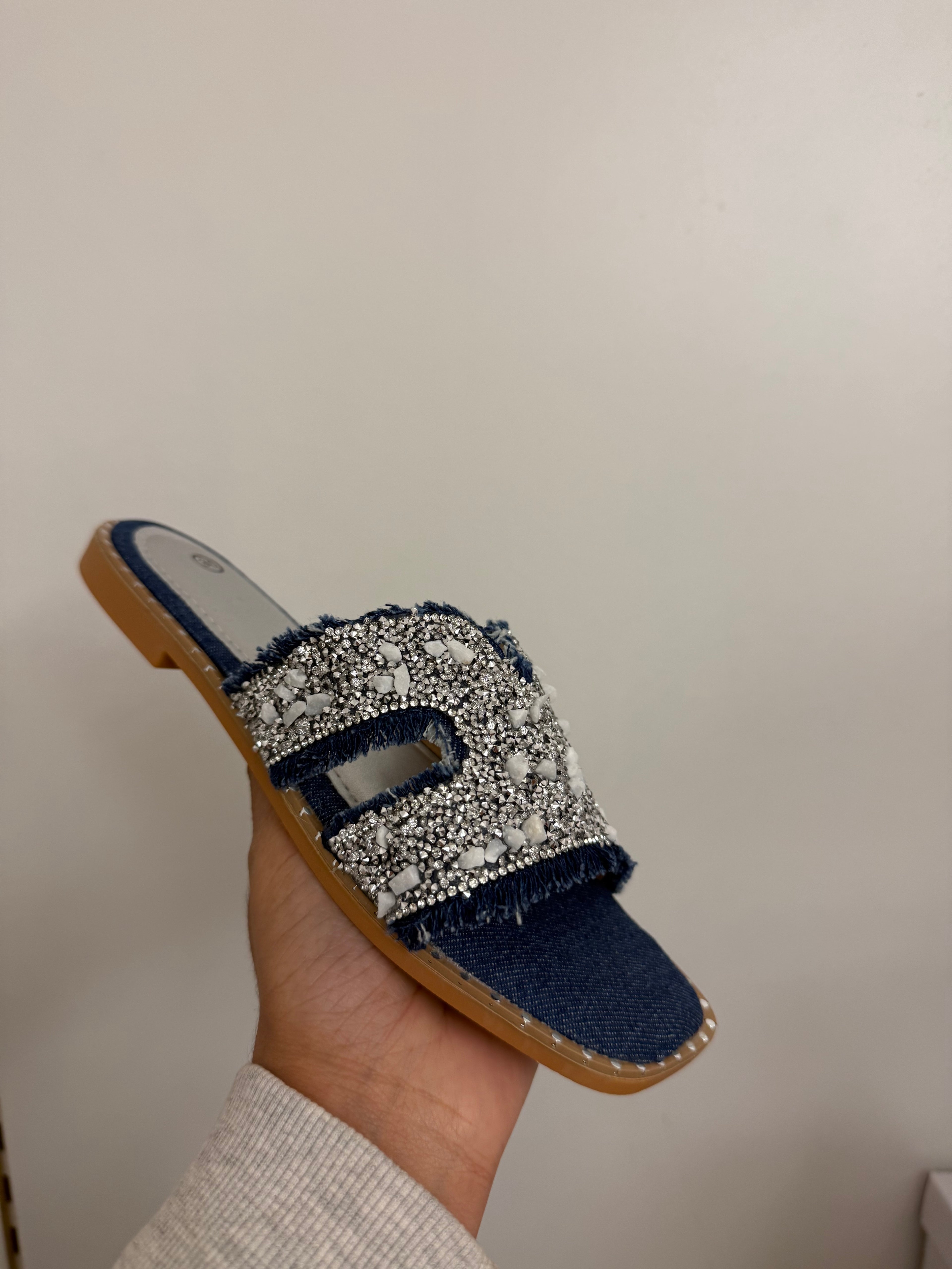Women sliders 2