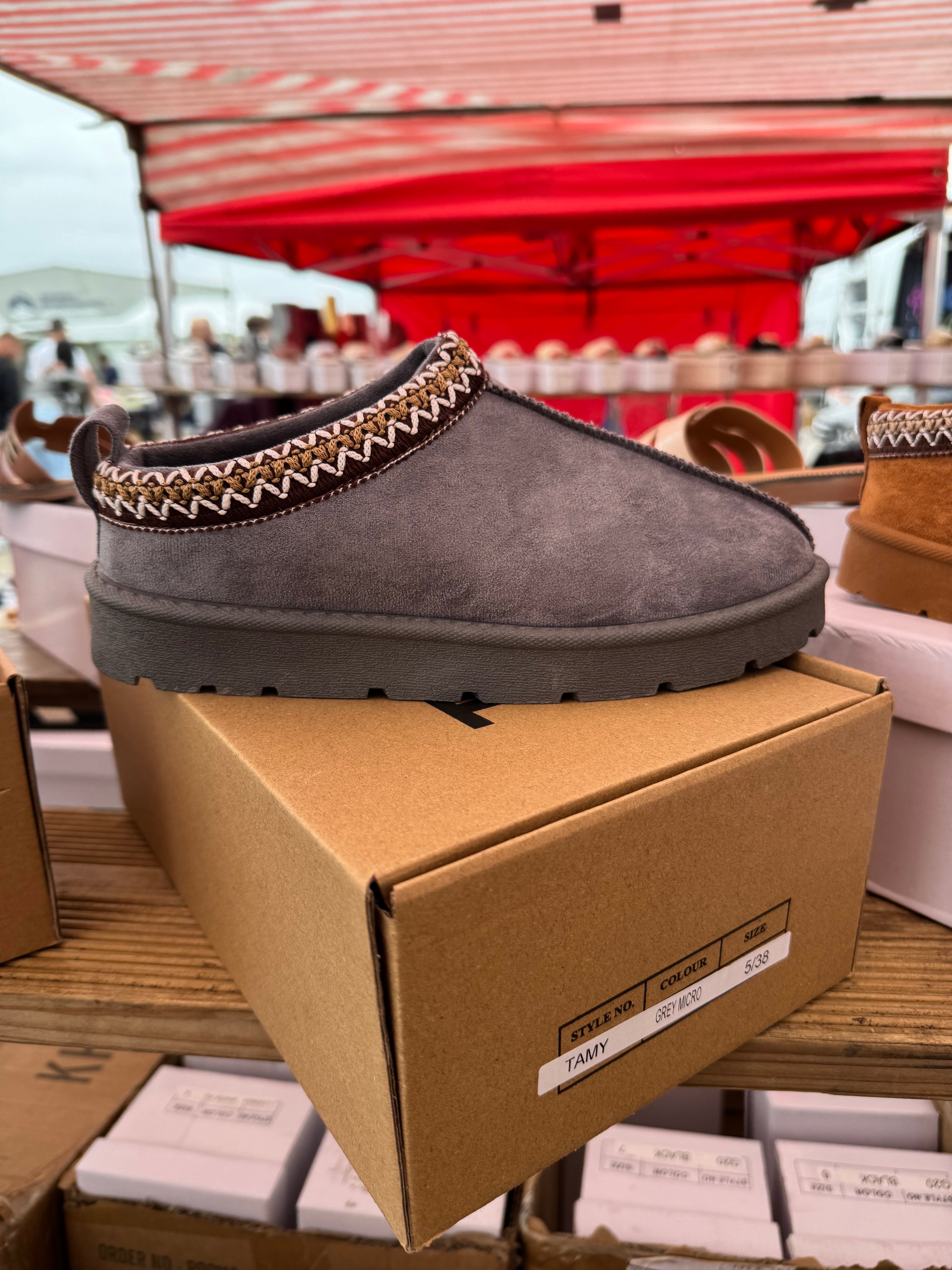 Women's luxury ankle boots with faux fur lining and embroidered cuff