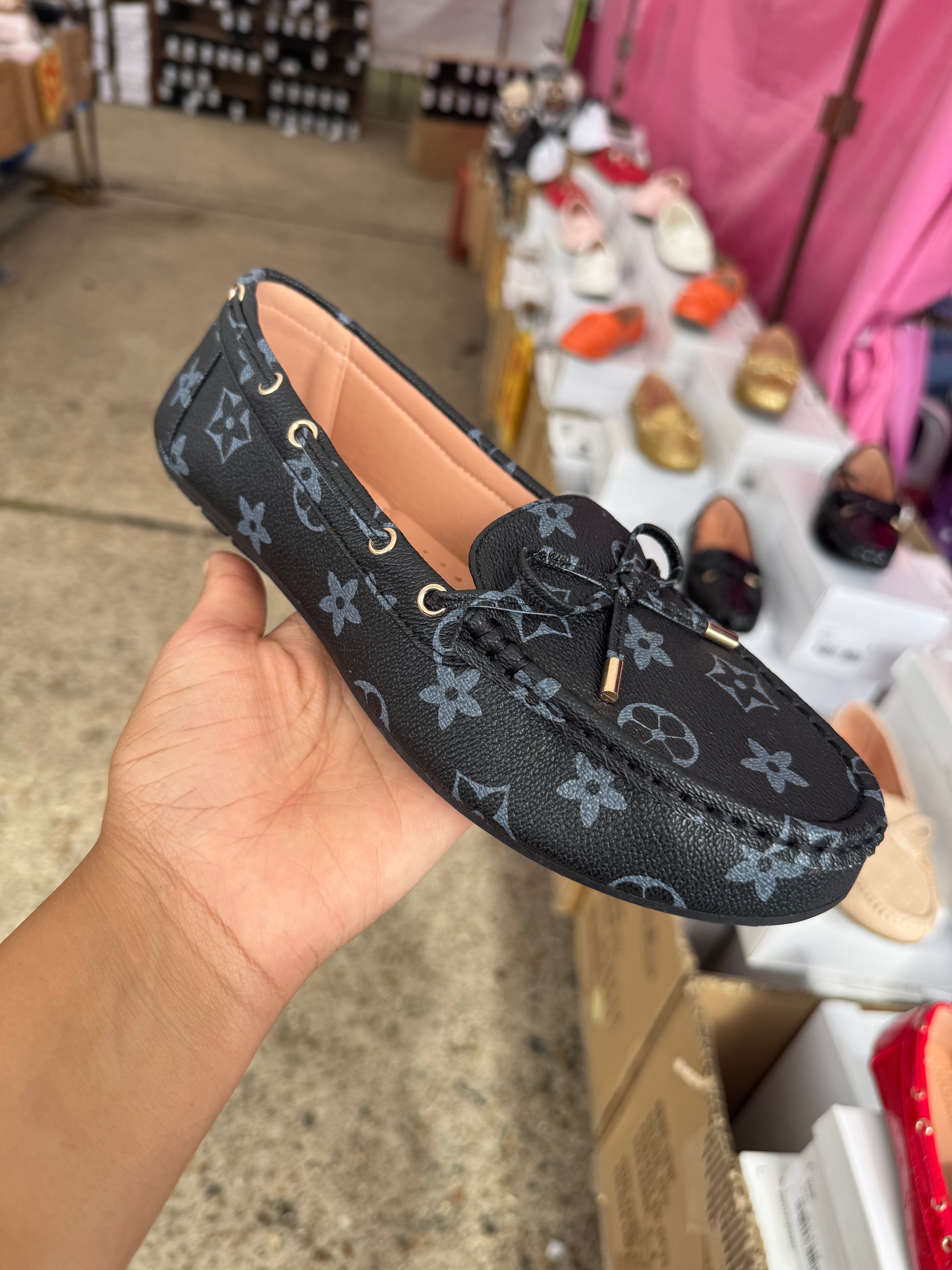 Black patterned loafers for ladies/women with padded sole and cute bow details
